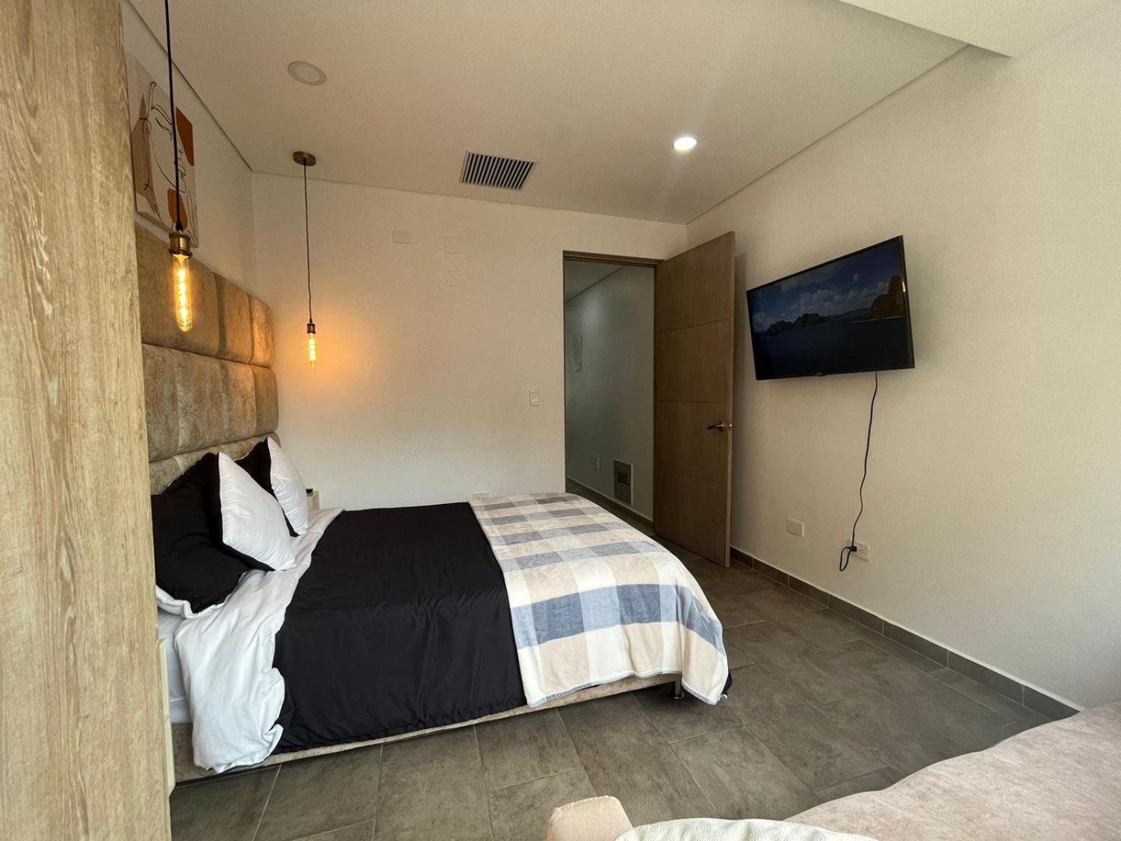 Levits Apartment Меделин Екстериор снимка