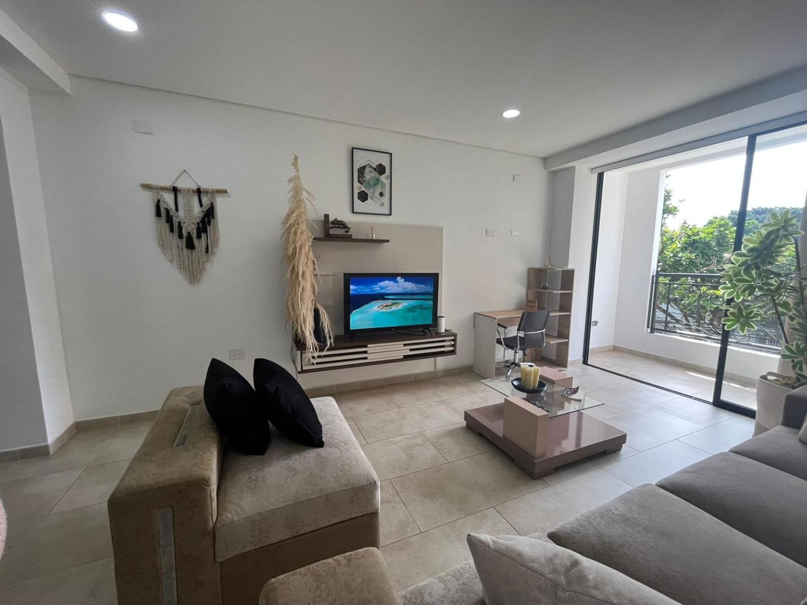 Levits Apartment Меделин Екстериор снимка