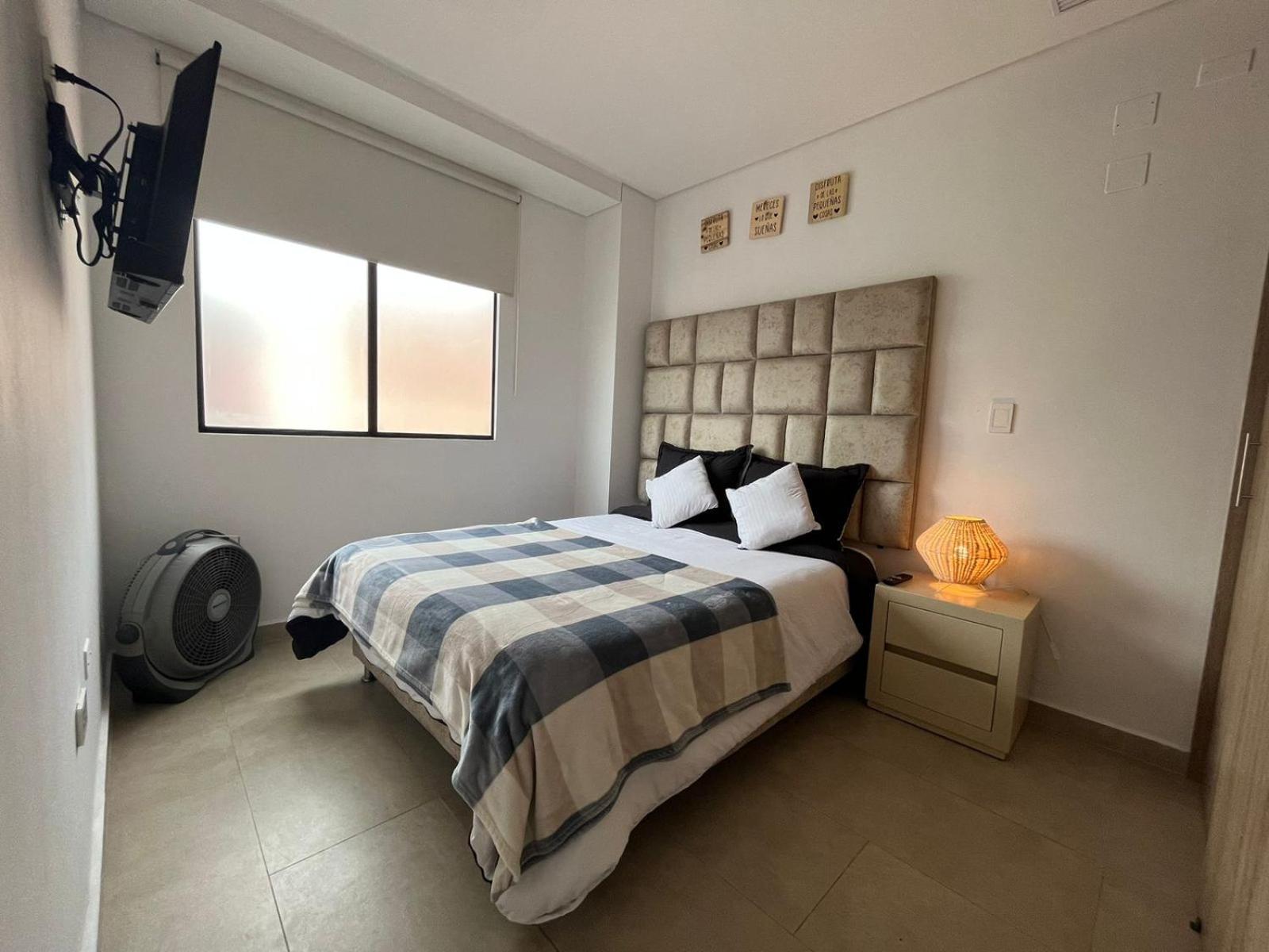 Levits Apartment Меделин Екстериор снимка